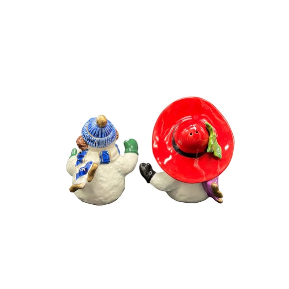 Hugging Snowmen One in Red Hat & One in Blue To Keep Your Salt & Pepper Fun - Picture 3 of 3